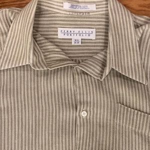 Men’s Button Down. Size 16.5, 34/35. 100% Cotton.